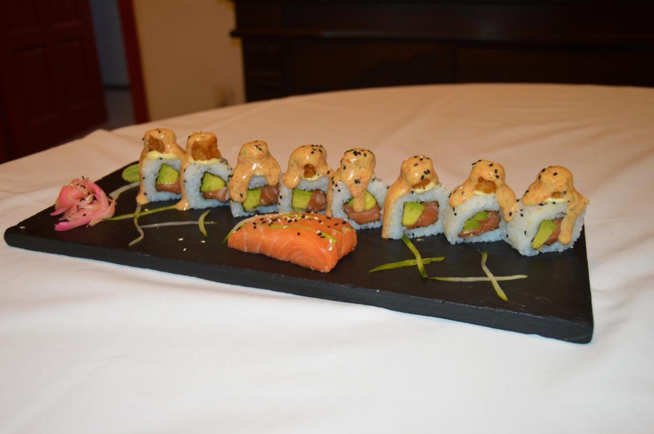 Bougainvilla Boutique Hotel & Restaurant لوبومباشي المظهر الخارجي الصورة