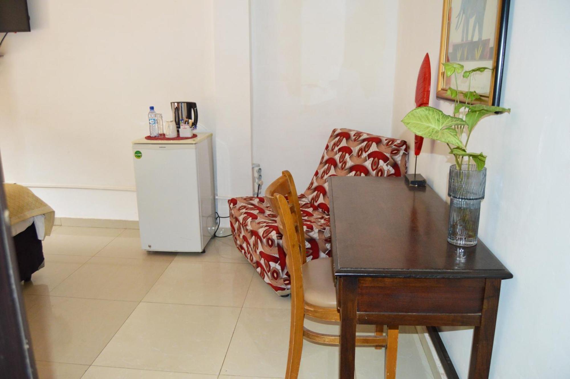 Bougainvilla Boutique Hotel & Restaurant لوبومباشي المظهر الخارجي الصورة
