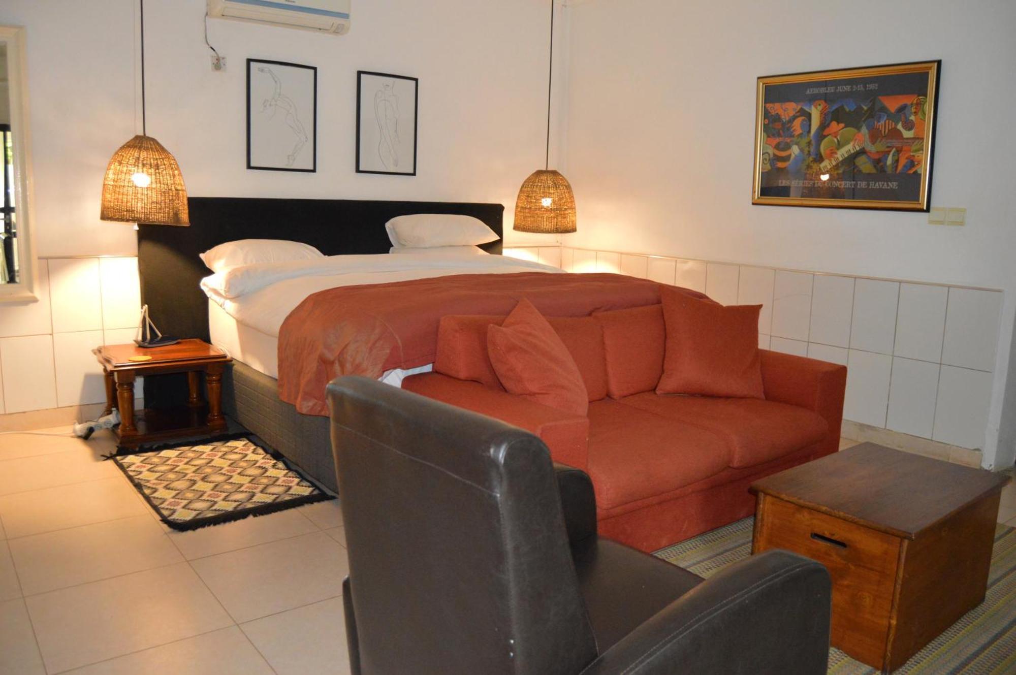 Bougainvilla Boutique Hotel & Restaurant لوبومباشي المظهر الخارجي الصورة